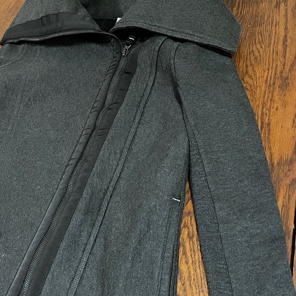 Lululemon Virasana Blanket Wrap Heathered Black - Picture 8 of 16